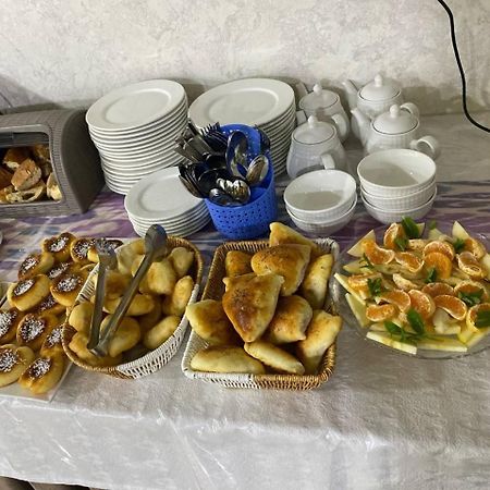 Barhat Hotel Tashkent Bagian luar foto