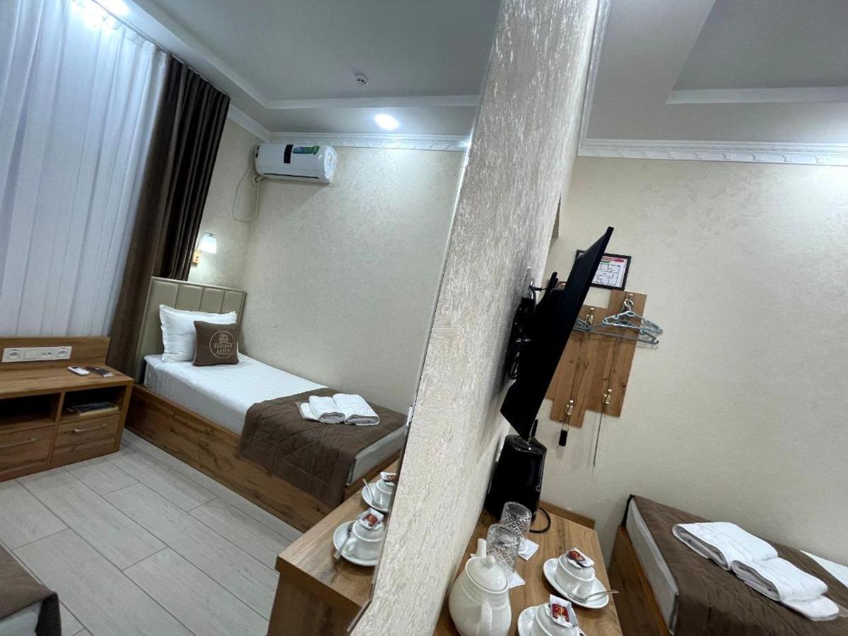Barhat Hotel Tashkent Bagian luar foto