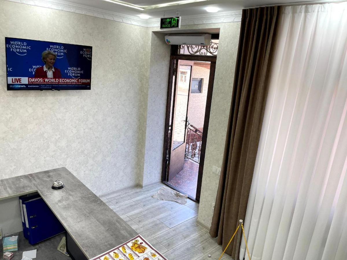 Barhat Hotel Tashkent Bagian luar foto